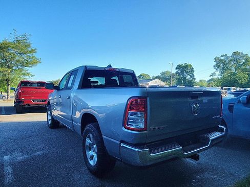 Used 2022 RAM 1500 Big Horn AWD/4WD image 3