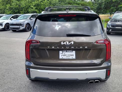 Used 2024 Kia Telluride S w/ S Sunroof Package FWD image 3