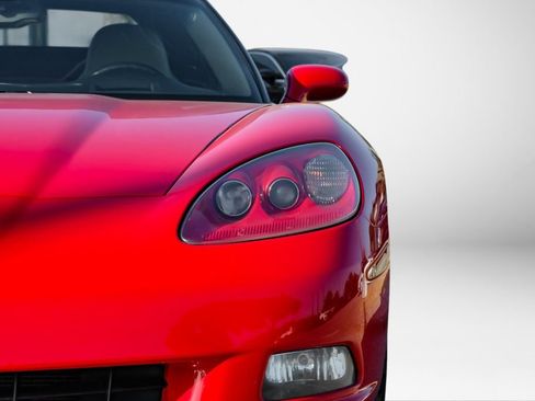 Used 2006 Chevrolet Corvette Convertible w/ Preferred Equipment Group RWD image 32