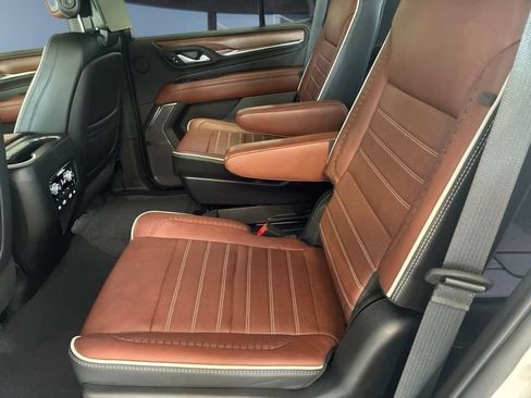 Used 2023 GMC Yukon Denali Ultimate AWD/4WD image 30
