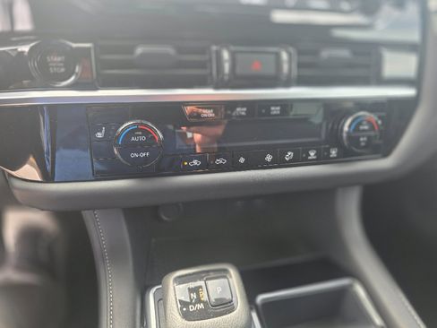 Used 2025 Nissan Pathfinder SV AWD/4WD image 24
