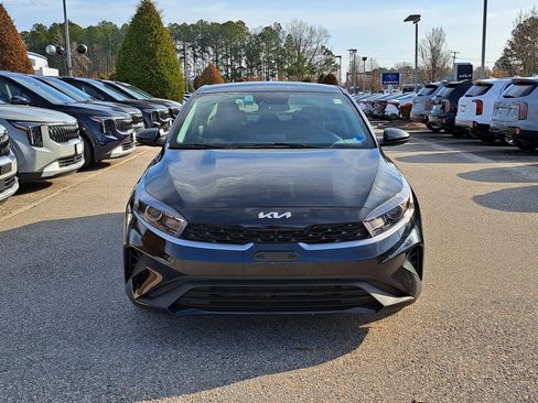 Used 2023 Kia Forte LXS image 3