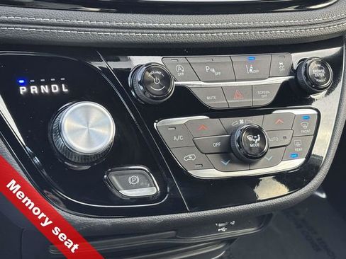 New 2026 Chrysler Pacifica Select w/ S Appearance Package image 31