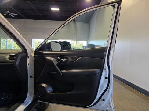 Used 2020 Nissan Rogue SV AWD/4WD image 21