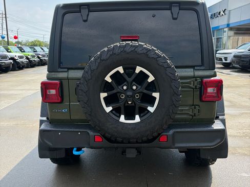 Used 2024 Jeep Wrangler Unlimited Rubicon 4xe w/ Technology Group AWD/4WD image 8