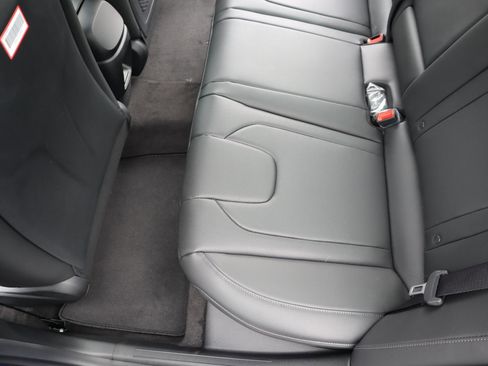 New 2025 Hyundai Elantra Limited image 19