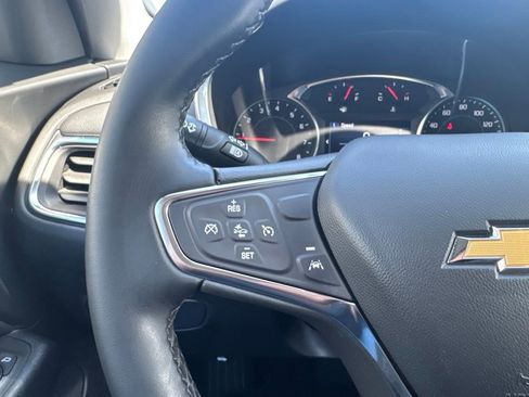 Used 2023 Chevrolet Equinox LT AWD/4WD image 30