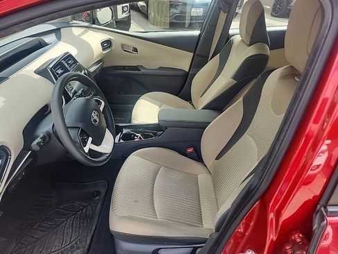 Used 2017 Toyota Prius Three FWD image 10