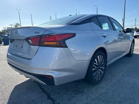 Used 2023 Nissan Altima 2.5 SV FWD image 5