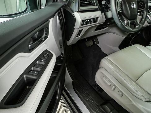 Used 2022 Honda Odyssey EX-L image 7