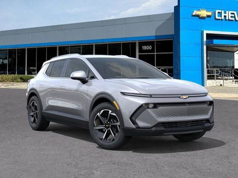 New 2026 Chevrolet Equinox EV LT image 7