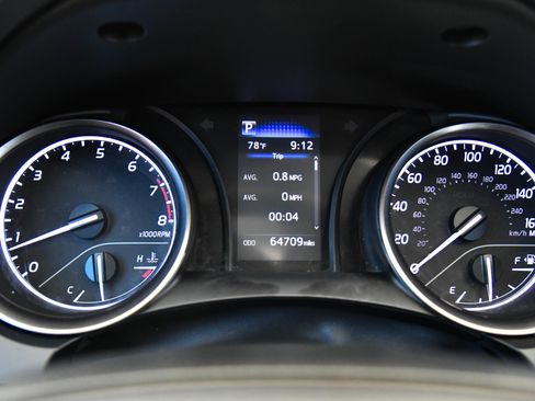 Used 2023 Toyota Camry SE FWD image 27