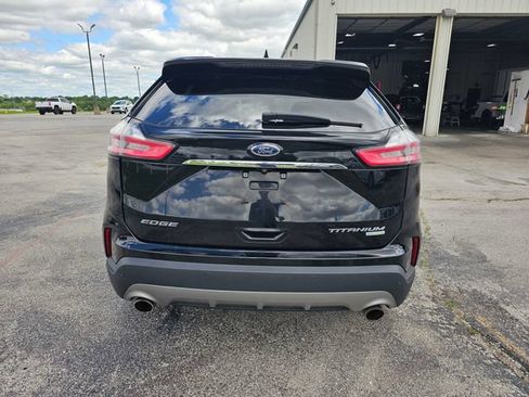 Used 2019 Ford Edge Titanium w/ Equipment Group 301A FWD image 7