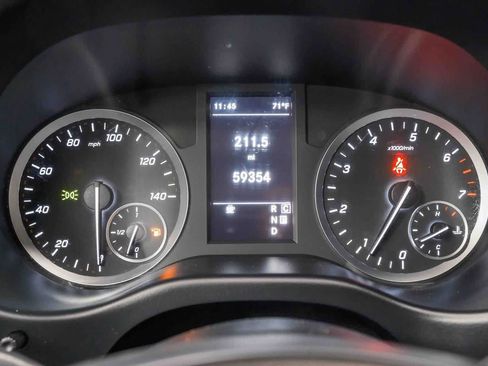 Used 2022 Mercedes-Benz Metris image 30