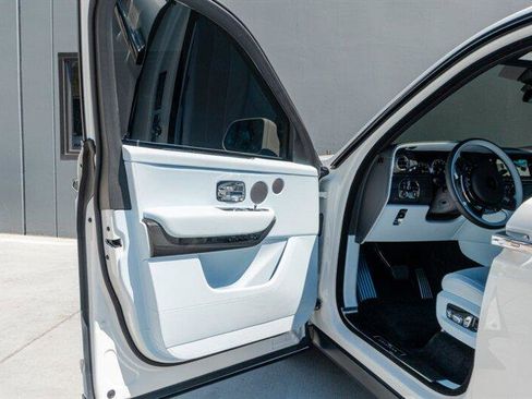Used 2024 Rolls-Royce Cullinan Black Badge image 96