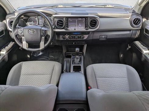 Used 2022 Toyota Tacoma SR5 AWD/4WD image 16