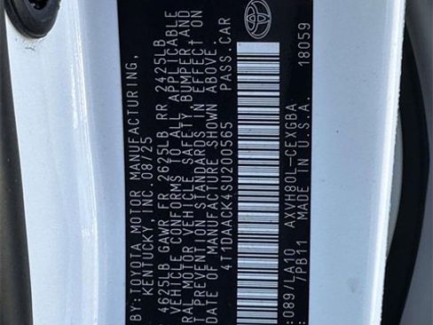 Used 2025 Toyota Camry XLE image 41