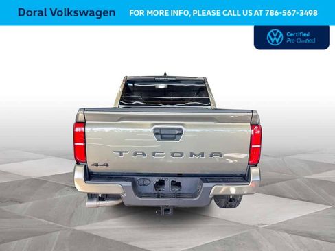 Used 2025 Toyota Tacoma TRD Sport image 7