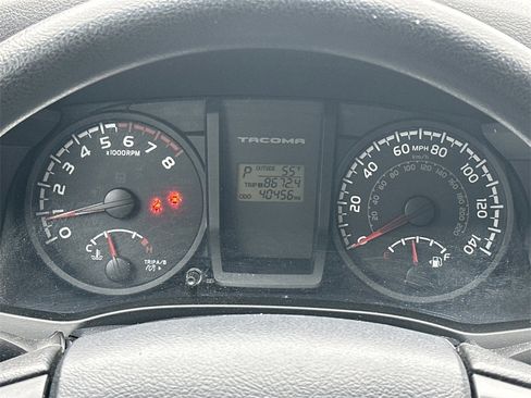 Used 2017 Toyota Tacoma SR image 25