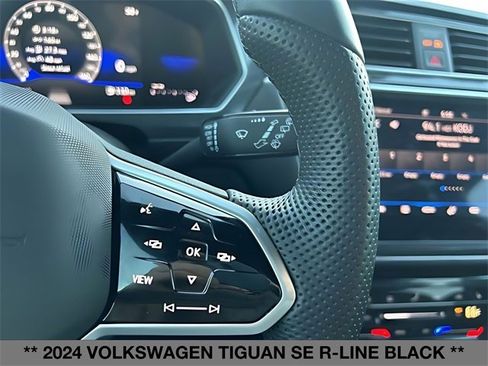 Used 2024 Volkswagen Tiguan SE R-Line image 27