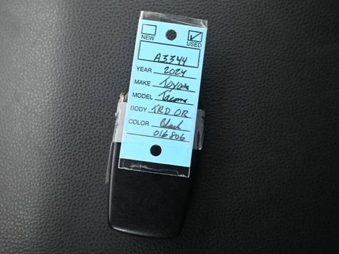 Used 2024 Toyota Tacoma TRD Off-Road image 26