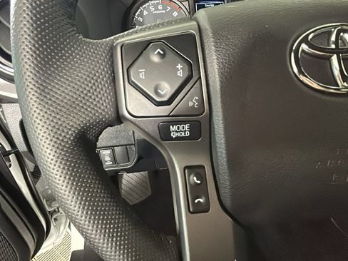 Used 2021 Toyota Tacoma TRD Off-Road AWD/4WD image 18