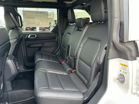 New 2025 Ford Bronco Badlands w/ Sasquatch Package AWD/4WD image 9