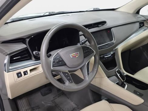 Used 2019 Cadillac XT5 Luxury FWD image 14