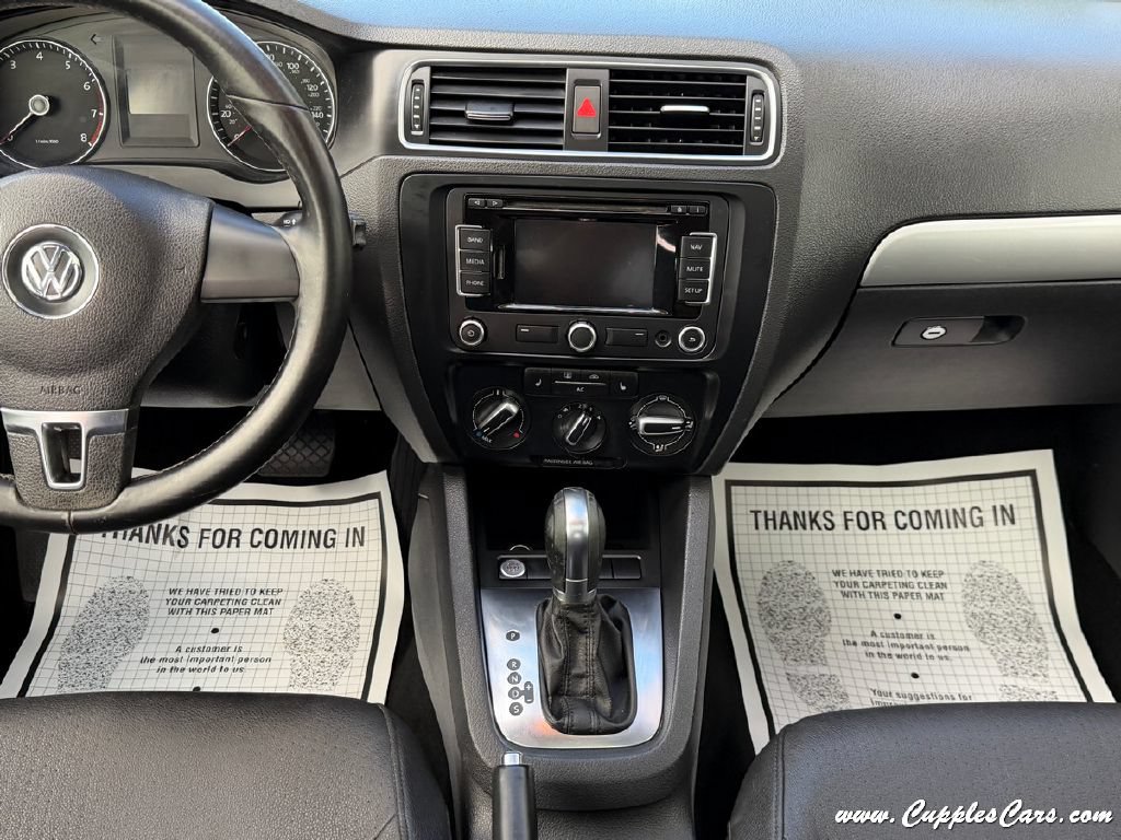 Used 2012 Volkswagen Jetta SEL FWD image 17