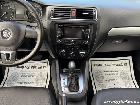 Used 2012 Volkswagen Jetta SEL FWD image 17