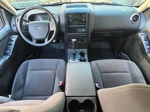 Used 2010 Ford Explorer Sport Trac XLT image 27