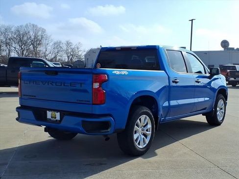 Used 2025 Chevrolet Silverado 1500 Custom w/ LPO, Dark Essentials Package AWD/4WD image 4