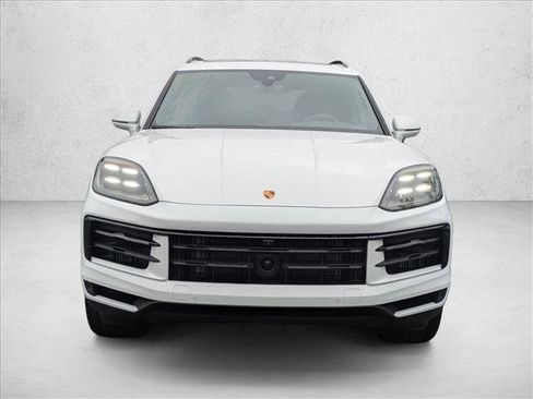 Certified 2025 Porsche Cayenne AWD/4WD image 6