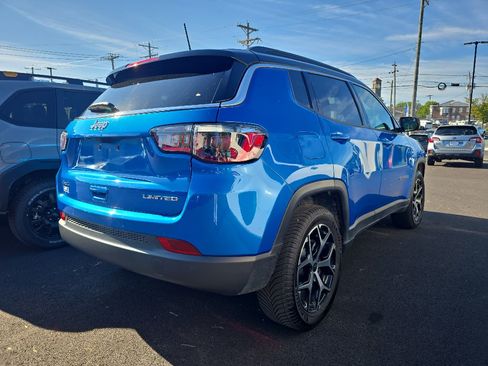 Used 2025 Jeep Compass Limited w/ Sun & Sound Group AWD/4WD image 4