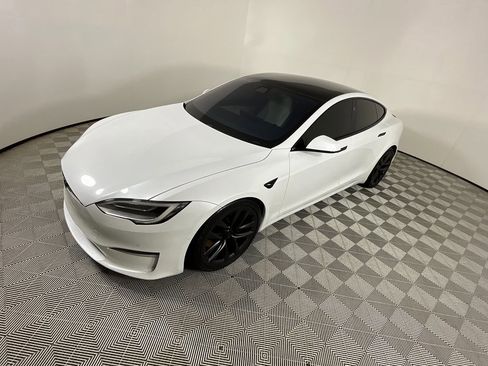 Used 2021 Tesla Model S Plaid image 9