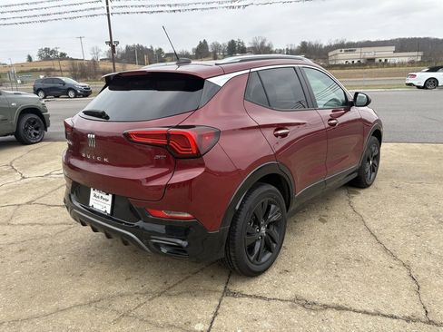 Used 2024 Buick Encore GX Sport Touring image 5