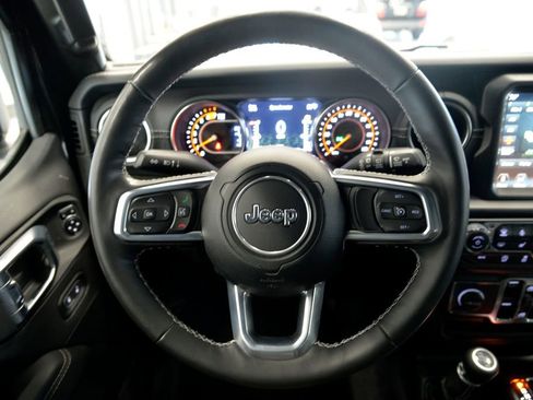 Used 2021 Jeep Wrangler Unlimited Sahara image 18