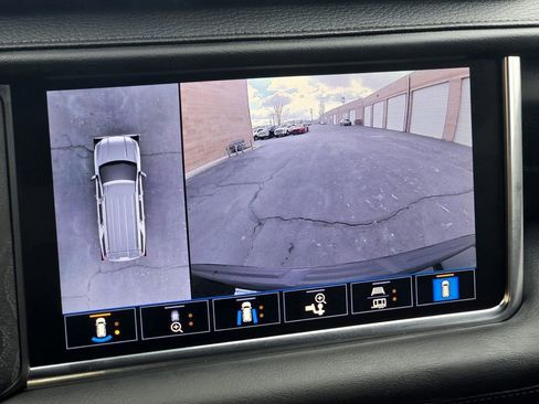 Used 2021 GMC Yukon Denali w/ Denali Premium Package image 29