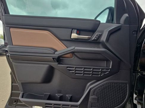 Used 2025 Toyota 4Runner Limited w/ Tow Technology Package image 27