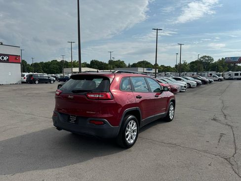 Used 2016 Jeep Cherokee Sport w/ Cold Weather Group FWD image 3
