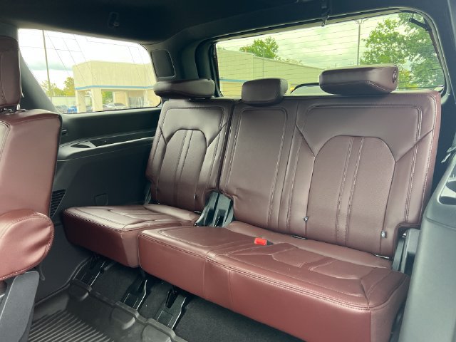Used 2024 Ford Expedition Limited RWD image 33