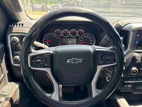 Used 2020 Chevrolet Silverado 1500 LT Trail Boss AWD/4WD image 17