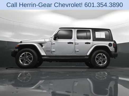 Used 2021 Jeep Wrangler Unlimited Sahara AWD/4WD image 39