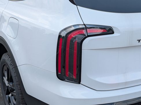 Certified 2025 Kia Telluride AWD image 17