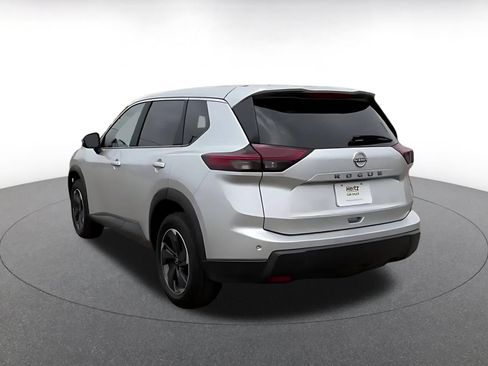Used 2025 Nissan Rogue SV FWD image 11