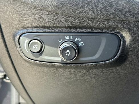 Used 2022 Chevrolet Equinox LT image 19