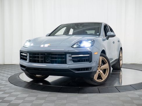 Certified 2024 Porsche Cayenne Coupe AWD/4WD image 34
