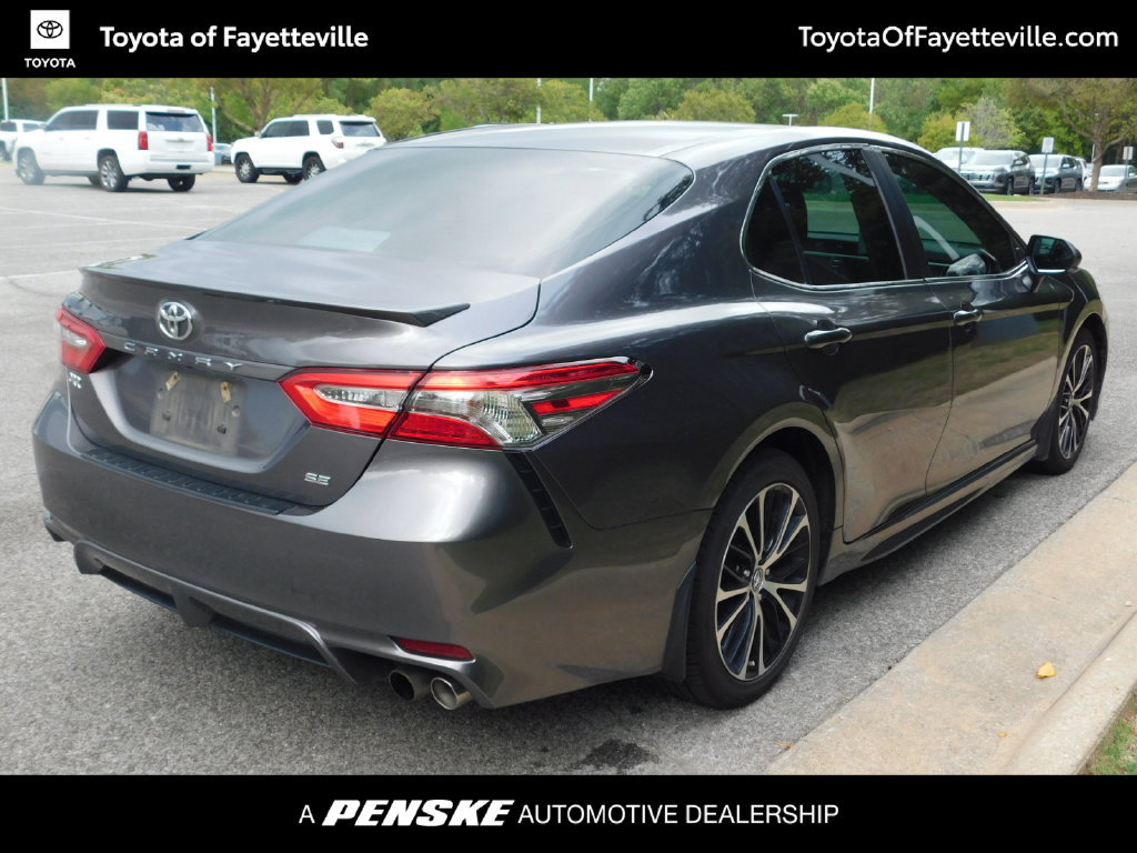 Used 2018 Toyota Camry SE w/ Convenience Package FWD image 10