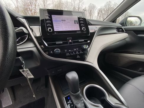 Used 2023 Toyota Camry LE image 27