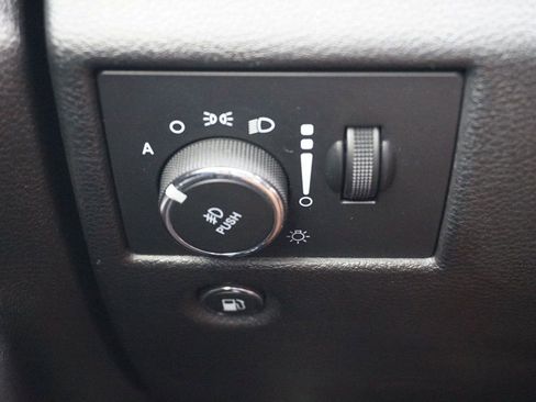 Used 2020 Jeep Grand Cherokee Altitude image 24